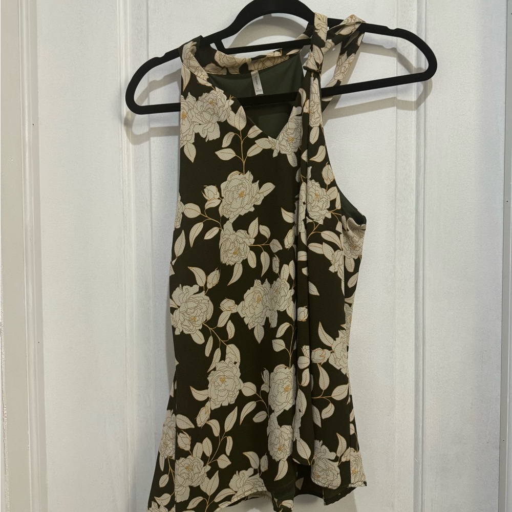 Women’s top. Size large.
